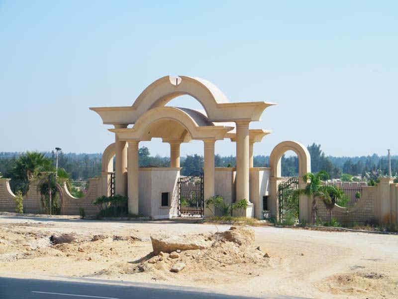 بوابات كمبوند بالكيلو 62 طريق مصر الاسكندريه الصحراوي